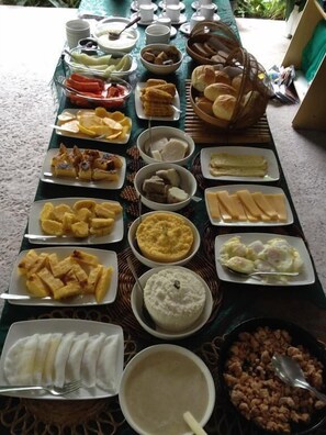 Breakfast buffet - Pousada Aba da Serra (Sao Joaquim Do Monte)