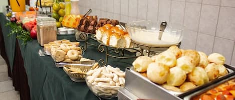 Free daily buffet breakfast