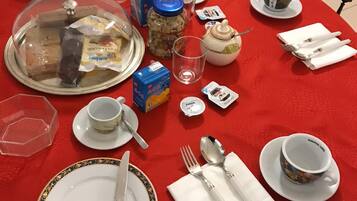 Free daily continental breakfast