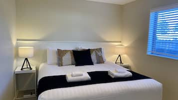 2 dormitorios, tabla de planchar con plancha, wifi gratis y ropa de cama