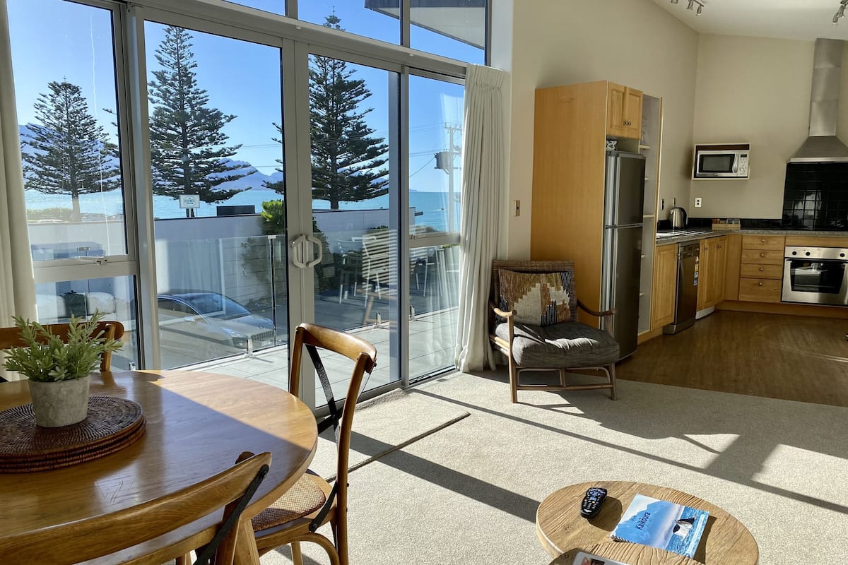Apartment, Ocean View | 2 bilik tidur, seterika/papan seterika, Wi-fi percuma, cadar katil