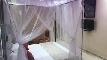 Comfort Double Room | Desk, blackout drapes, free WiFi, bed sheets