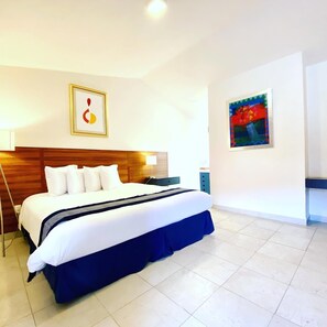 Senior Room | Premium bedding, down comforters, Select Comfort beds, free WiFi - Arawi Hotel Boutique (Valle de Bravo)