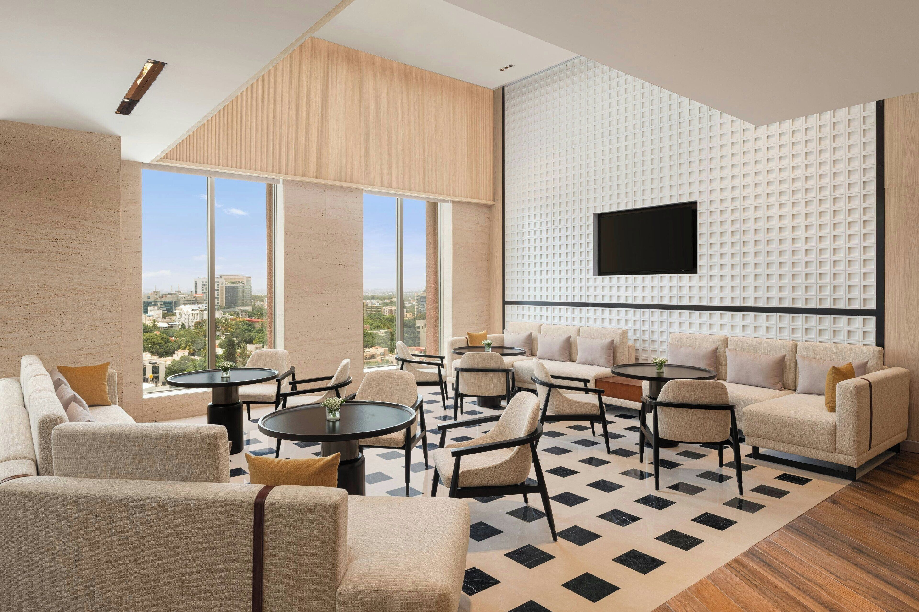 3 か所のレストラン (アジア料理)