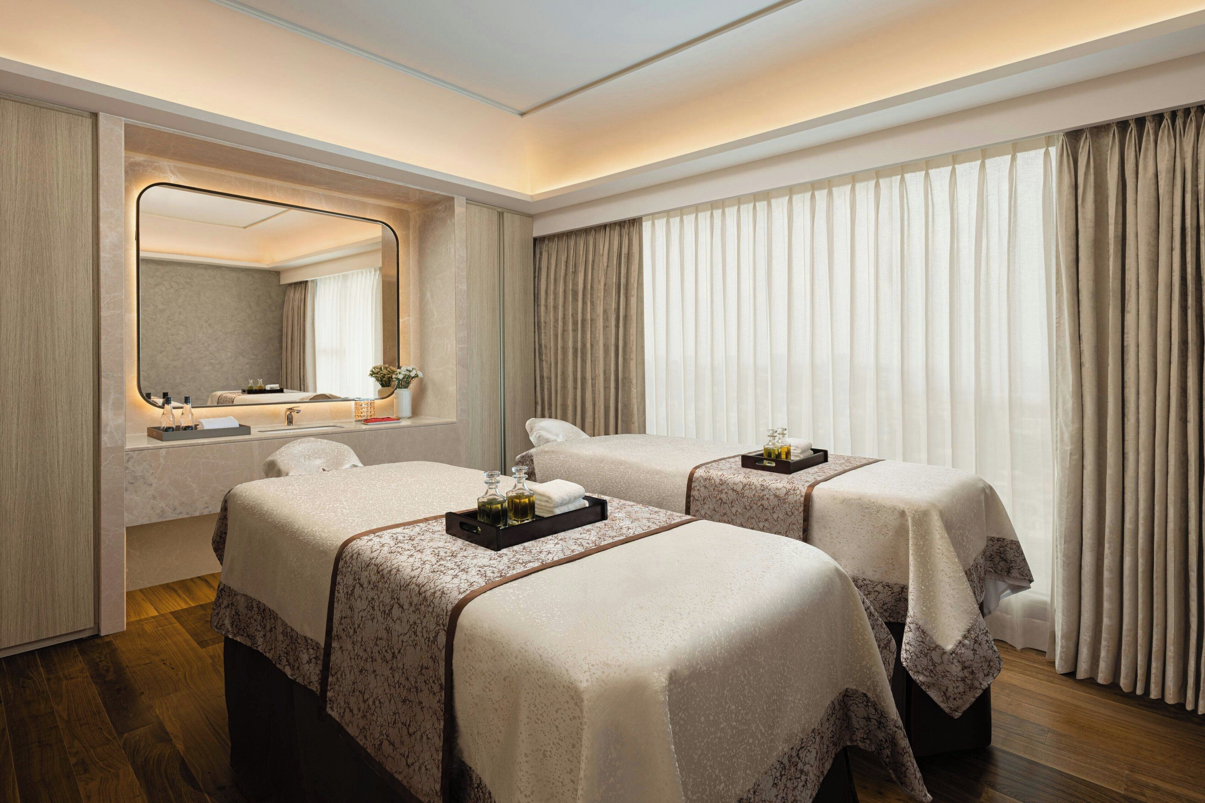 2 间酒吧/酒廊、池畔酒吧