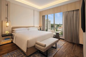 Apartment, 1 Bedroom, Non Smoking | Premium bedding, minibar, desk, laptop workspace