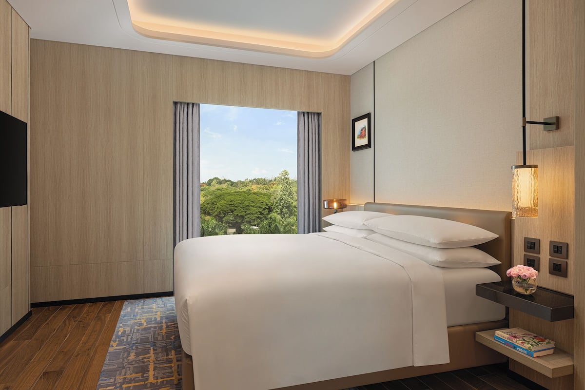 Ropa de cama de alta calidad, minibar y escritorio