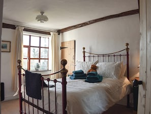 3 bedrooms, free WiFi, bed sheets