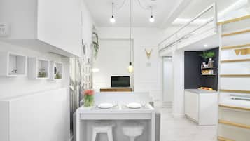 Standard Studio (5c) | Desk, free WiFi, bed sheets