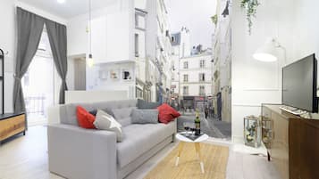 Standard Studio (5c) | Desk, free WiFi, bed sheets