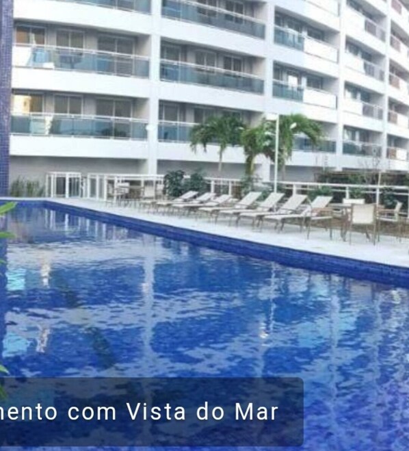 Piscina interna, piscina aquecida