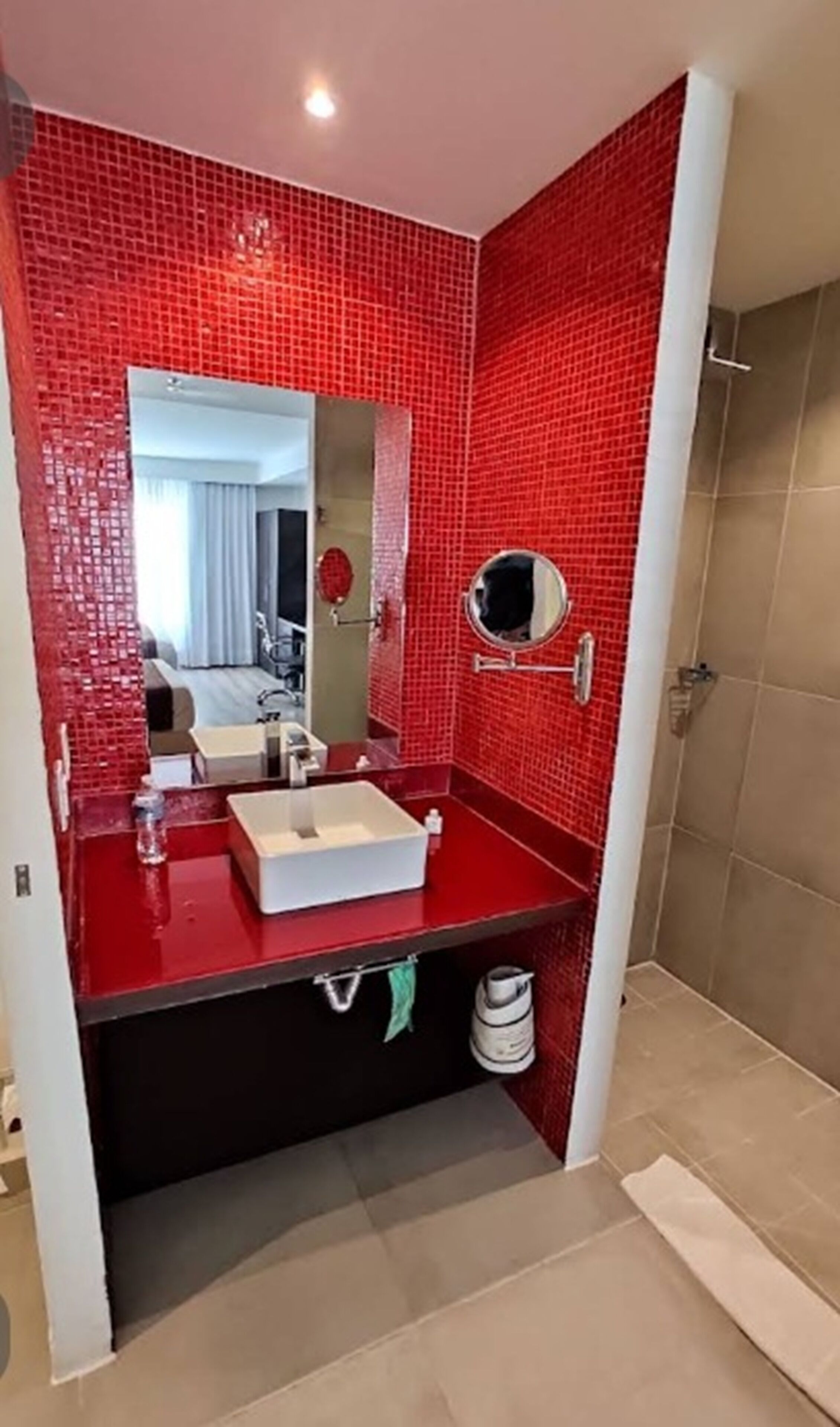 Superior Studio, 1 King Bed | Bathroom