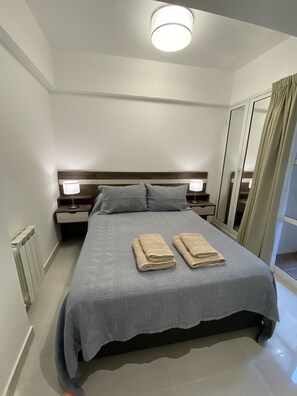 Apartment | 2 bedrooms, free cribs/infant beds, free WiFi, bed sheets