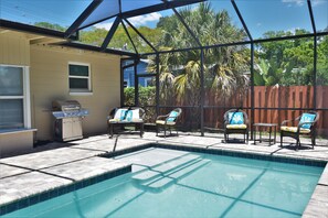 屋外プール、温水プール