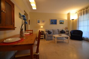 TV - LOS PELÍCANOS 12 - Two Bedroom Apartment, Sleeps 5 (Punta del moral)