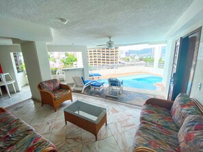 Premium Room, 2 Bedrooms, Kitchen, Poolside | In-room safe, laptop workspace, blackout drapes - Hotel Suite Jazmin (Acapulco)