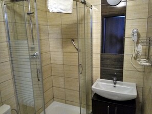 Shower, free toiletries, hair dryer, towels - Hotel Zlotogorski (gmina Koscielec)