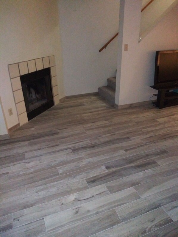 Interior - Tempe Townhouse walking distance to ASU/Mill Ave & 5 min from Sky Harbor Airport (Tempe)