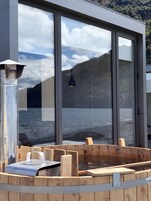 Bañera de hidromasaje privada