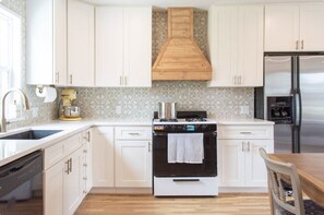 Microwave, dishwasher, coffee/tea maker, toaster