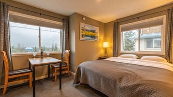 Studio Suite dành cho gia đình, không hút thuốc, quang cảnh núi | Bộ đồ giường cao cấp, nệm cao su hoạt tính (memory foam)
