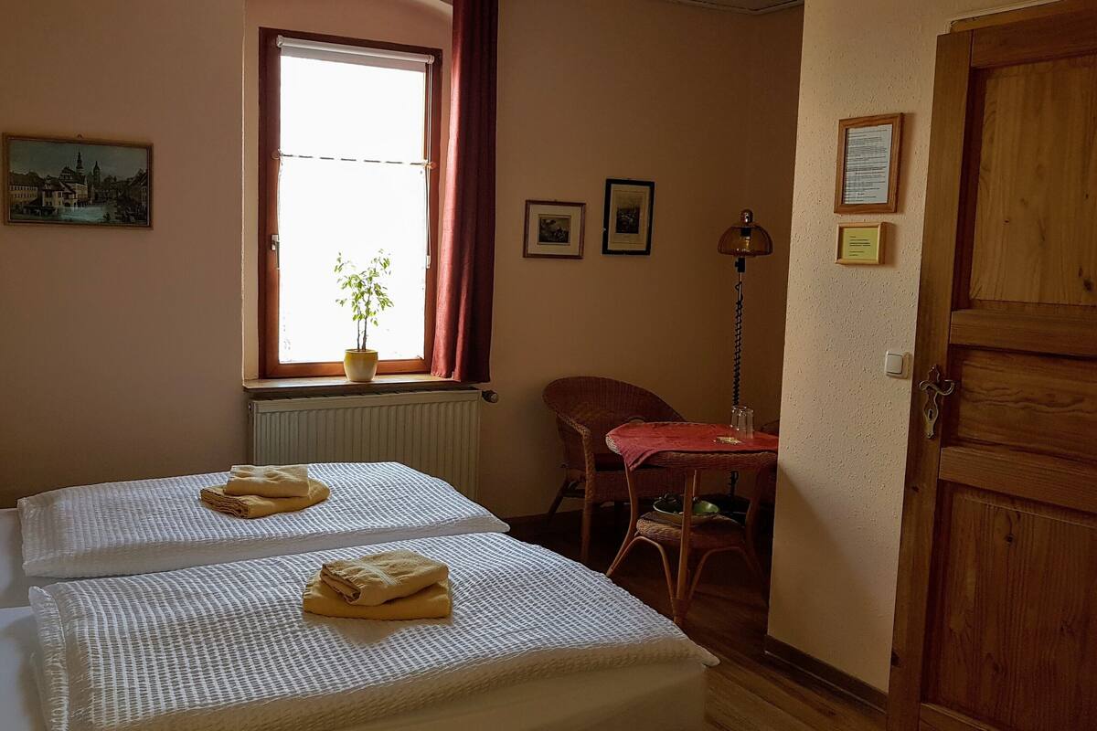 Chambre Standard Double ou avec lits jumeaux, salle de bains attenante