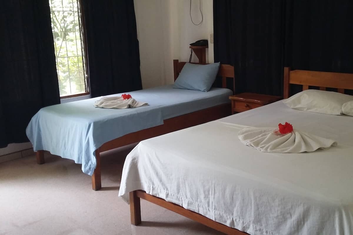 Standard Triple Room | WiFi (free), bed sheets