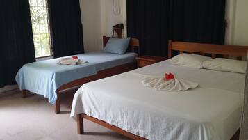 Chambre Triple Standard | 1 chambre, Wi-Fi gratuit, draps fournis