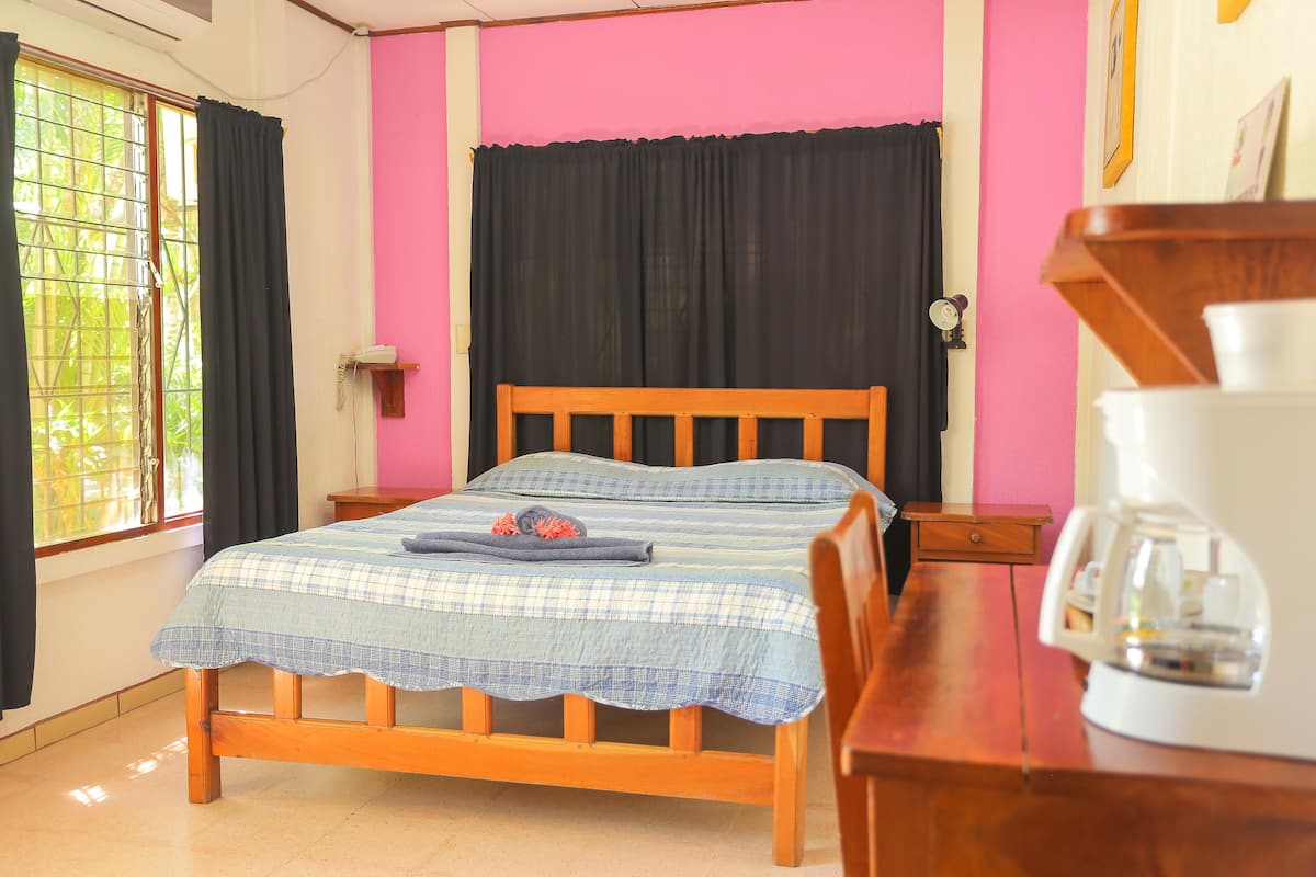 Standard Double Room | WiFi (free), bed sheets