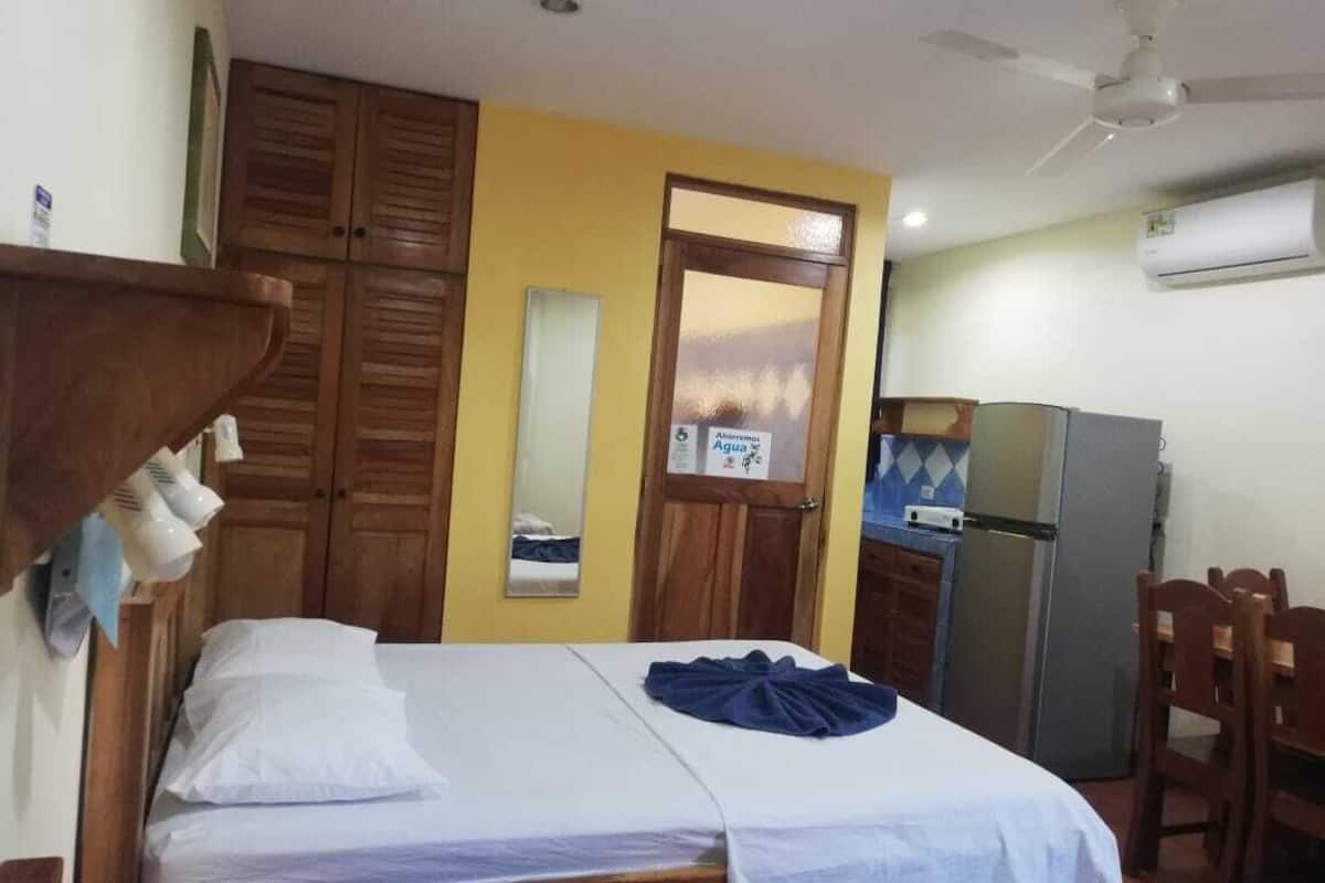 Comfort Double Room | WiFi (free), bed sheets