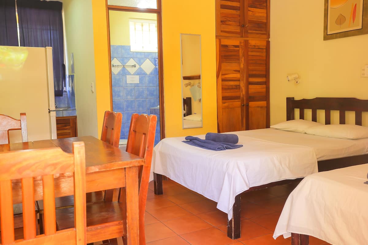 Superior Quadruple Room | WiFi (free), bed sheets