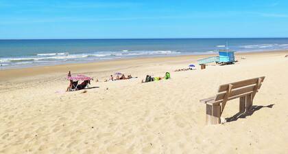 Belle maison de vacances privée avec WIFI, piscine privée, TV, terrasse et animaux admis