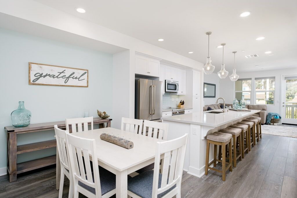 New build, designer condo with wonderful amenities!