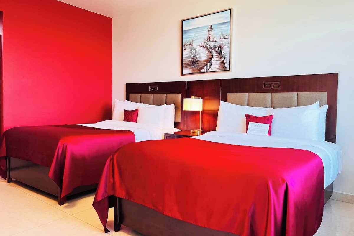 1 bedroom, premium bedding, minibar, in-room safe