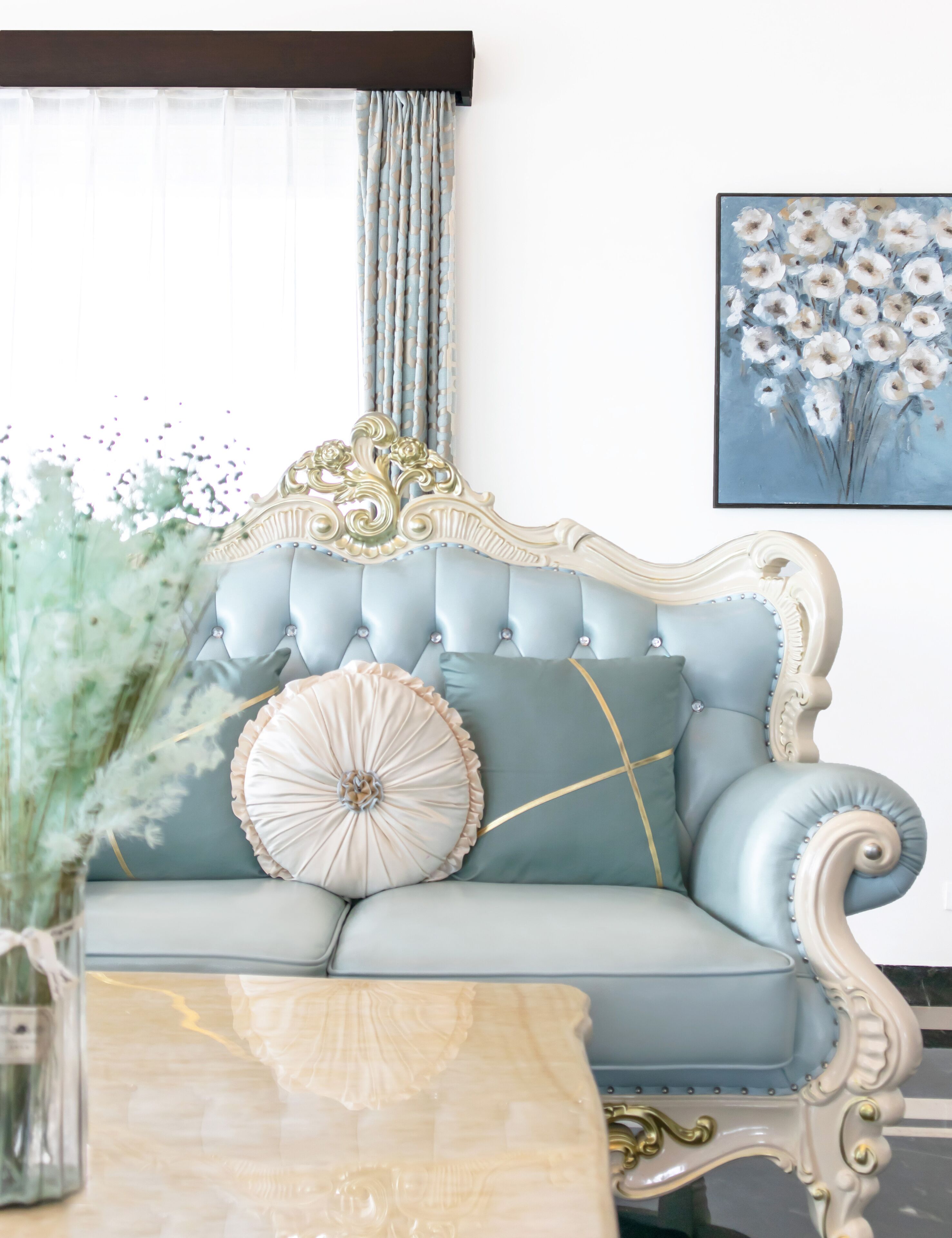 luxury suite, multiple beds, ocean view (jacuzzi) | living area