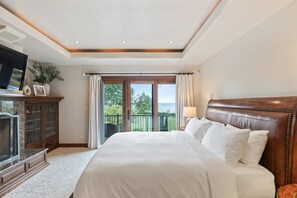 8 bedrooms, in-room safe, desk, iron/ironing board