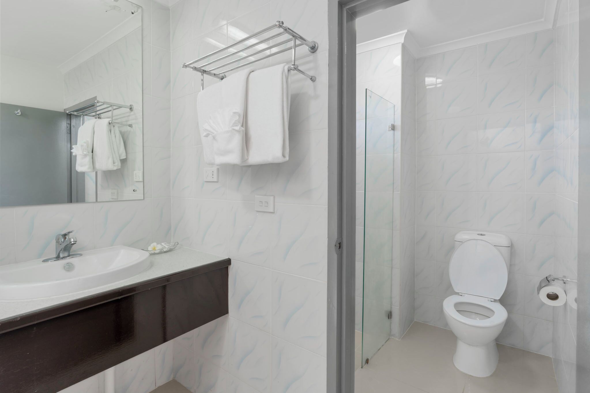 free toiletries, towels