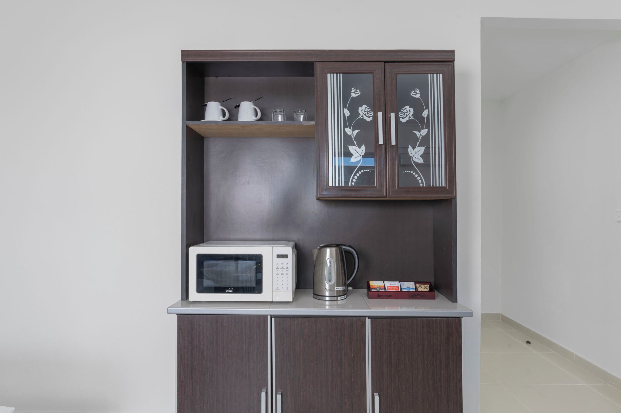 deluxe triple room | in-room safe, individually furnished, desk, soundproofing