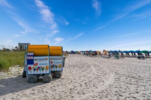 Una spiaggia nelle vicinanze