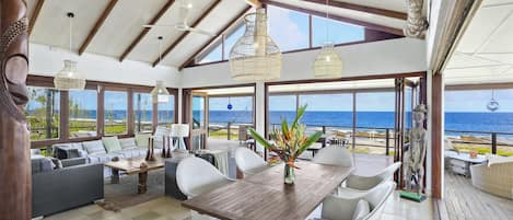 Comfort Villa | In-room dining