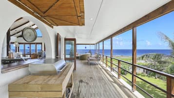 Comfort Villa | Terrace/patio