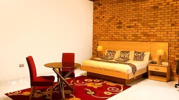 1 bedroom, premium bedding, memory foam beds, individually decorated