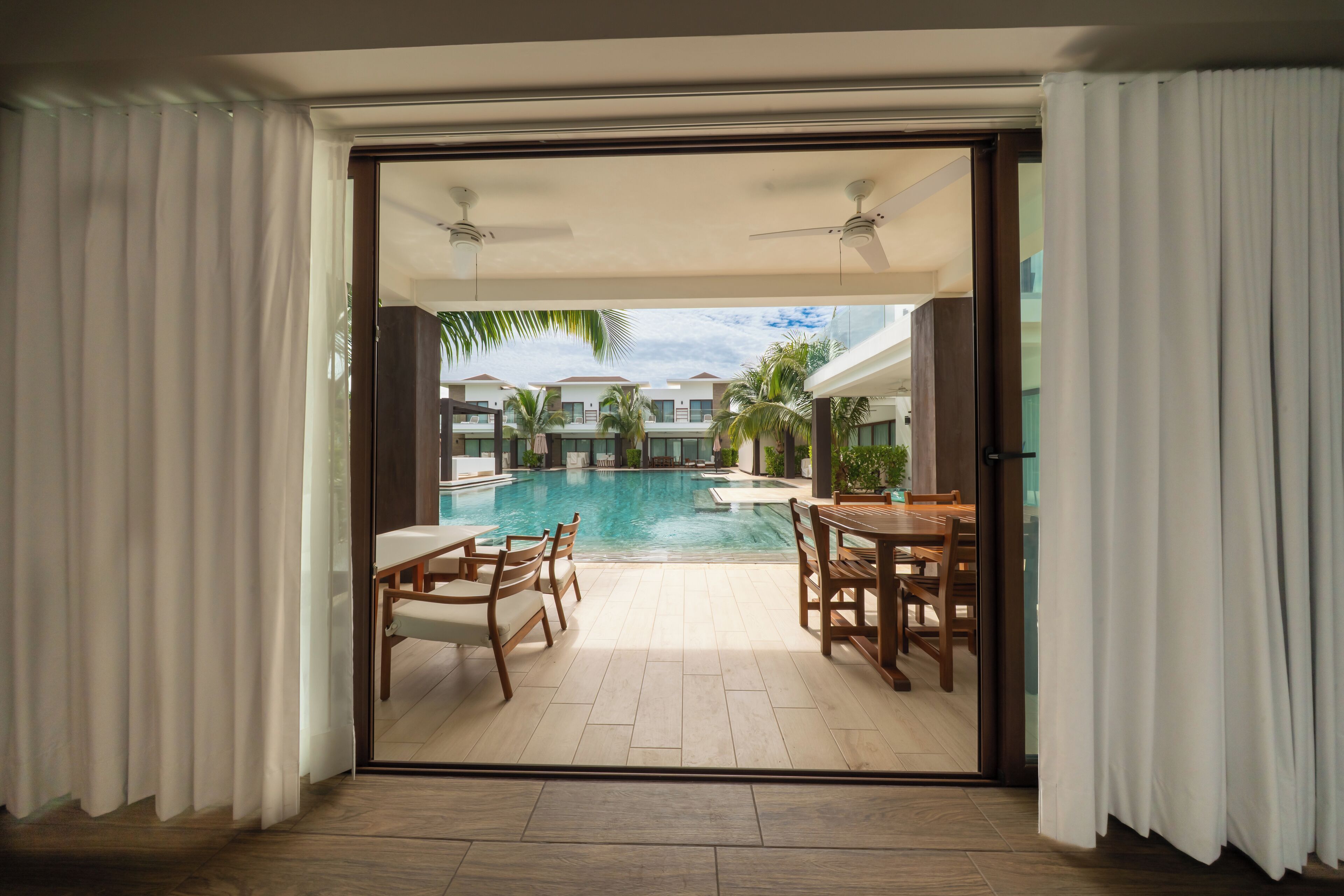 Daunenbettdecken, Zimmersafe, individuell dekoriert