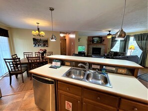 Interior - Copal on Lake Shore @ Spring Brook Resort (Wisconsin Dells)
