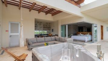 Luksus-loftsleilighet, 2 soverom | Terrasse/patio