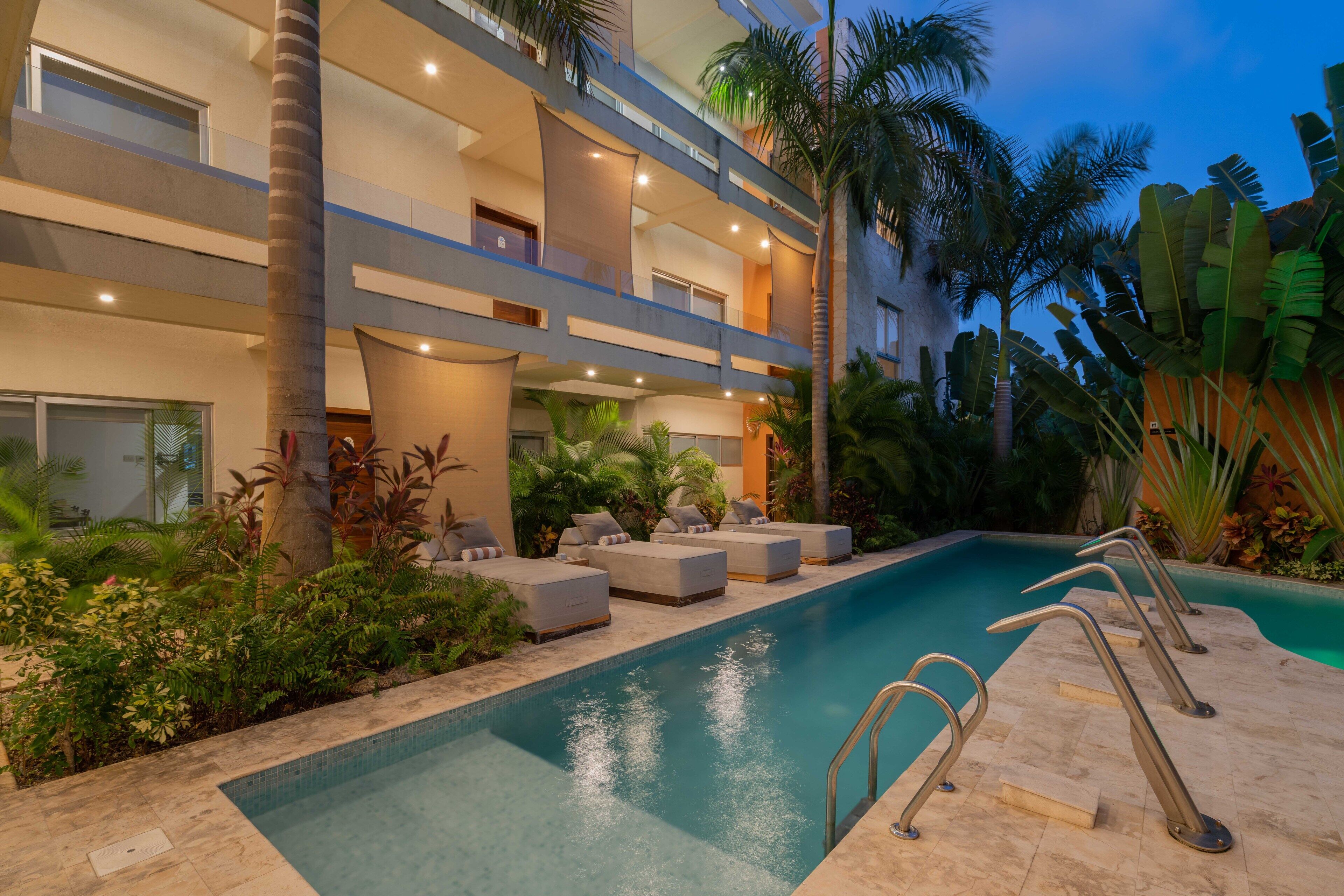 Outdoor pool, sun loungers