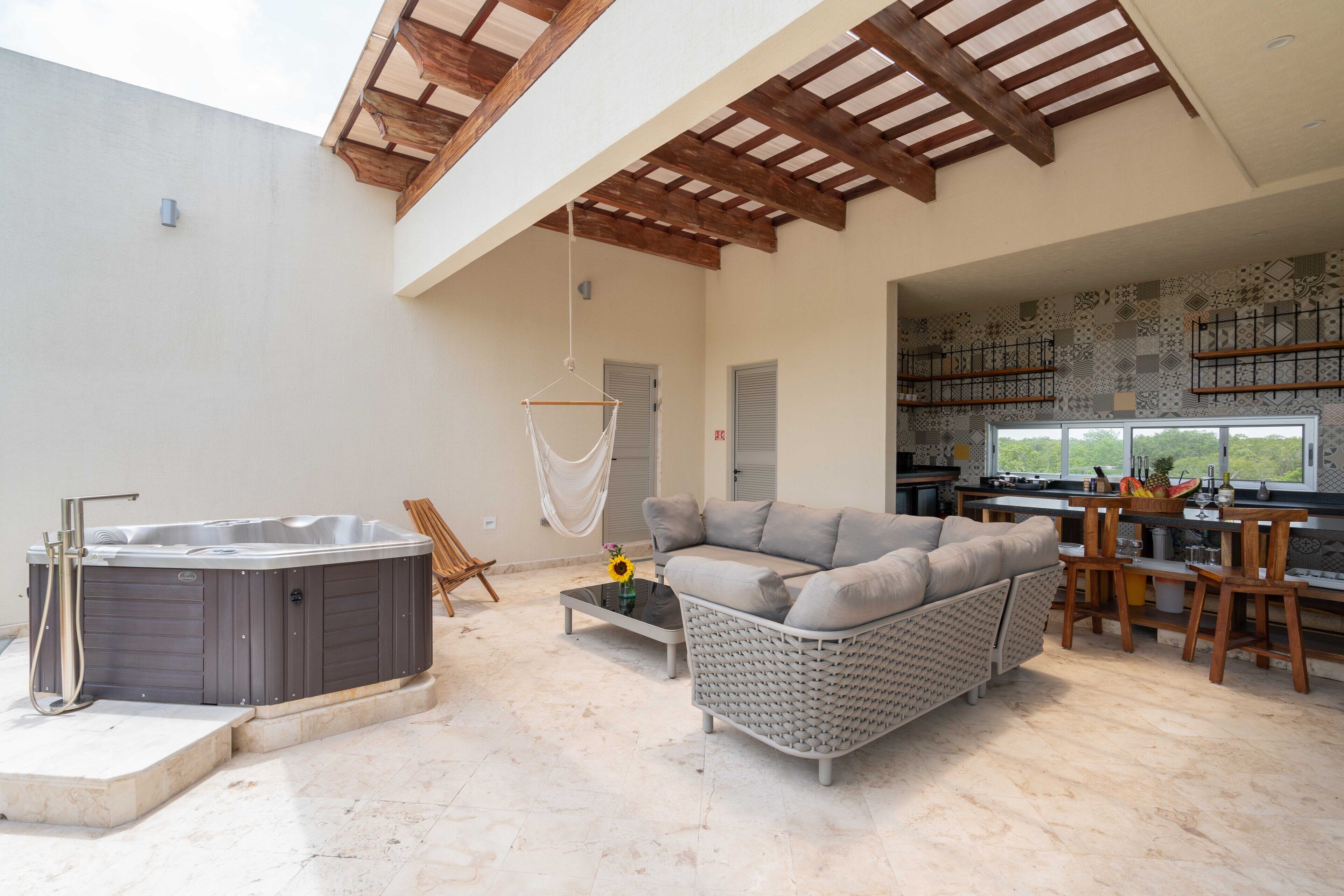 Luxury Penthouse, 2 Bedrooms | Terrace/patio