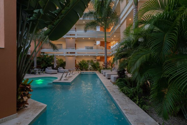 Outdoor pool, sun loungers - Valhalla Residence by Biwa (Tulum)