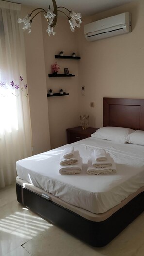 5 Schlafzimmer, Bügeleisen/Bügelbrett, kostenloses WLAN, Bettwäsche