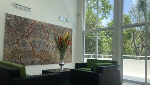 Lounge - Upscale Modern Home Rooftop Pool Tvs AC (Puerto Morelos)